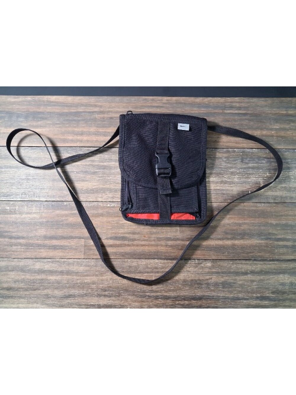 Vintage Nike Crossbody Bag Y2K Travel Pouch Wallet Black Red Gorpcore
